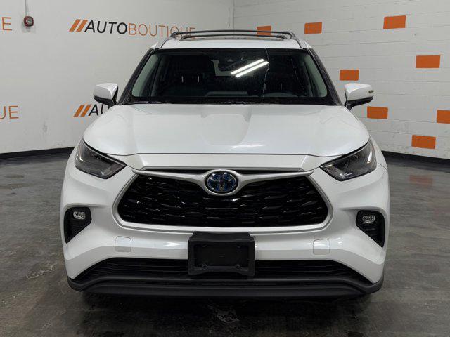 used 2022 Toyota Highlander Hybrid car, priced at $35,045