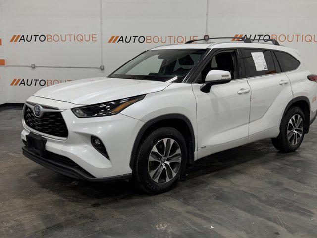 used 2022 Toyota Highlander Hybrid car, priced at $35,045