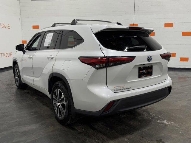 used 2022 Toyota Highlander Hybrid car, priced at $35,045