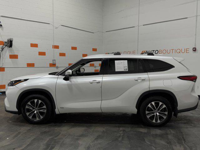 used 2022 Toyota Highlander Hybrid car, priced at $35,045