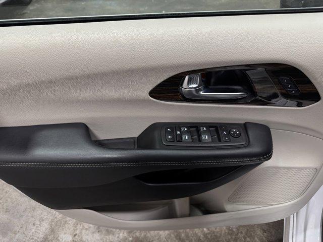 used 2023 Chrysler Pacifica car, priced at $26,000