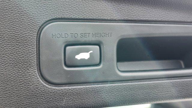 used 2024 Acura MDX car, priced at $43,500