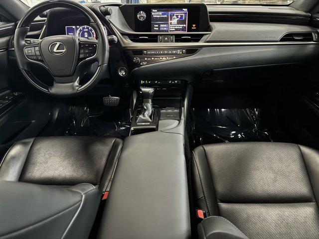 used 2019 Lexus ES 350 car, priced at $27,500