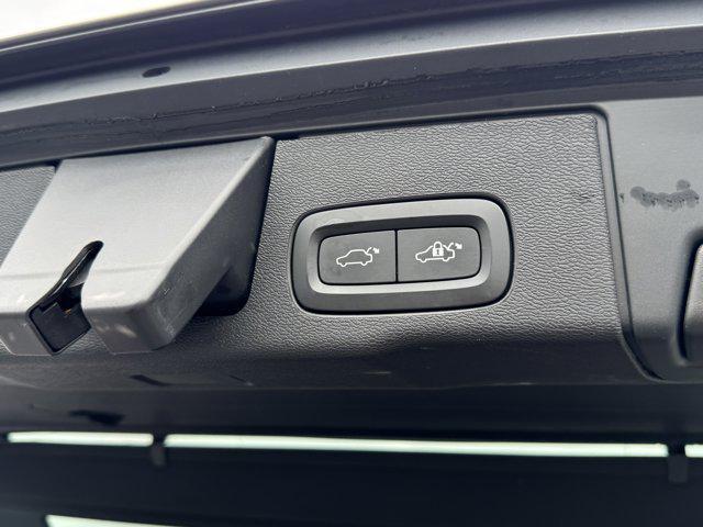 used 2022 Volvo XC60 car, priced at $27,745