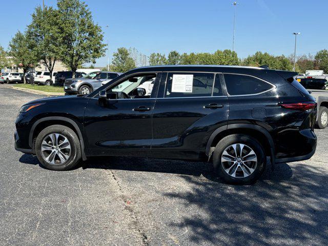 used 2021 Toyota Highlander car, priced at $27,900