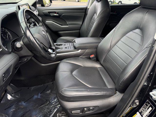 used 2021 Toyota Highlander car, priced at $33,900