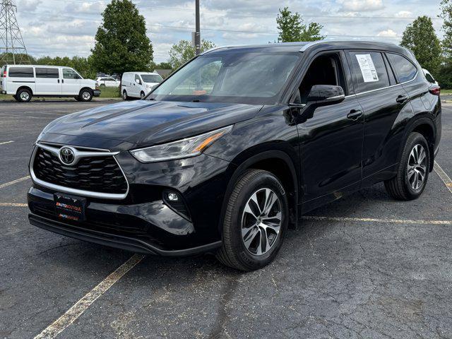 used 2021 Toyota Highlander car, priced at $33,900