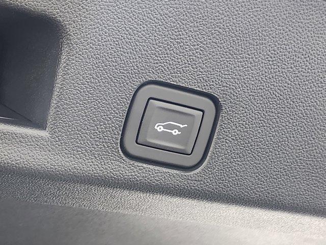 used 2025 Chevrolet Traverse car, priced at $41,045