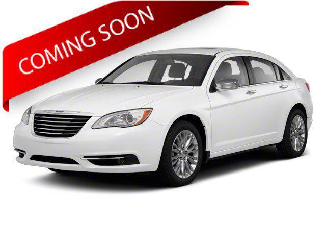 used 2013 Chrysler 200 car