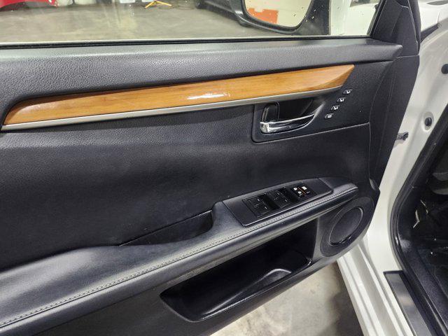 used 2015 Lexus ES 300h car, priced at $14,100