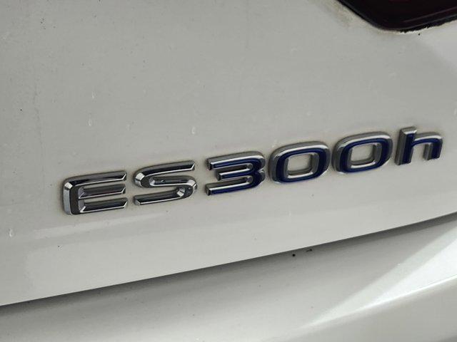 used 2015 Lexus ES 300h car, priced at $14,100