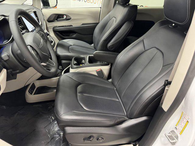 used 2024 Chrysler Pacifica Hybrid car, priced at $36,500