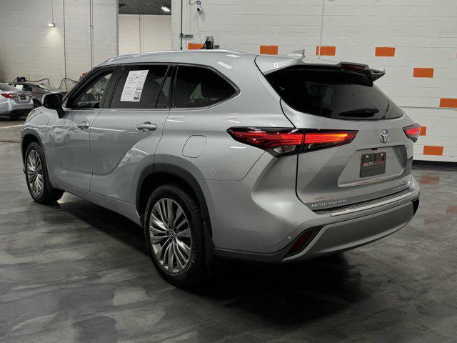 used 2020 Toyota Highlander car, priced at $28,500