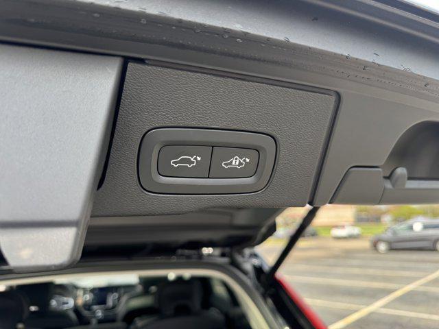 used 2022 Volvo XC60 car, priced at $22,700