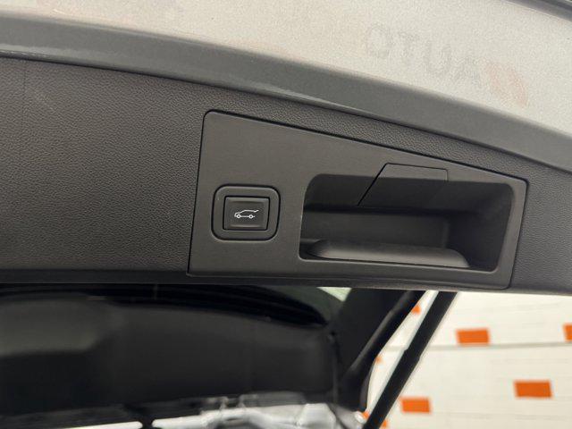 used 2023 Cadillac XT4 car, priced at $30,300
