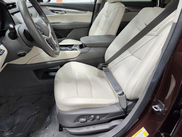 used 2022 Cadillac XT5 car, priced at $32,100