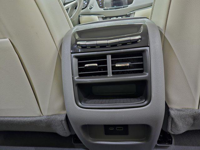 used 2022 Cadillac XT5 car, priced at $32,100
