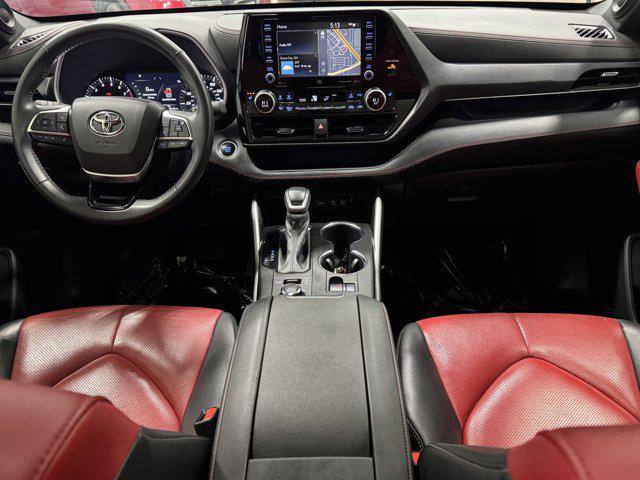 used 2021 Toyota Highlander car, priced at $31,100