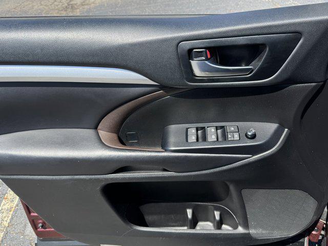 used 2018 Toyota Highlander car, priced at $22,800