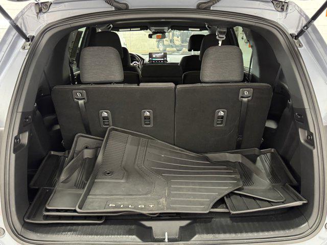 used 2025 Honda Pilot car, priced at $37,500
