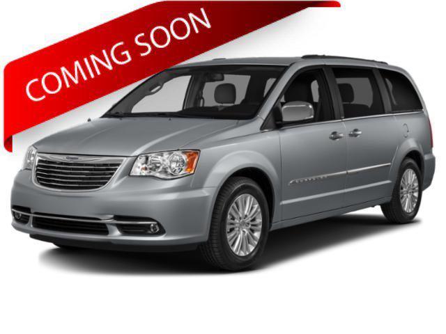 used 2015 Chrysler Town & Country car