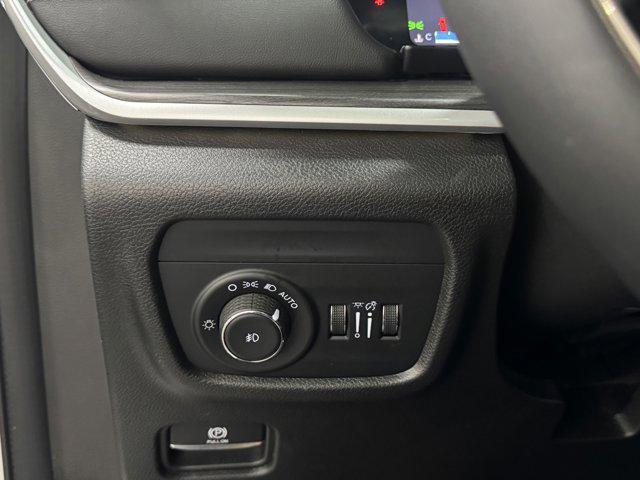used 2023 Jeep Grand Cherokee car, priced at $28,300