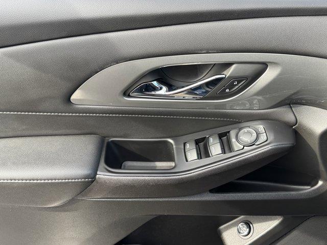 used 2023 Chevrolet Traverse car, priced at $20,900