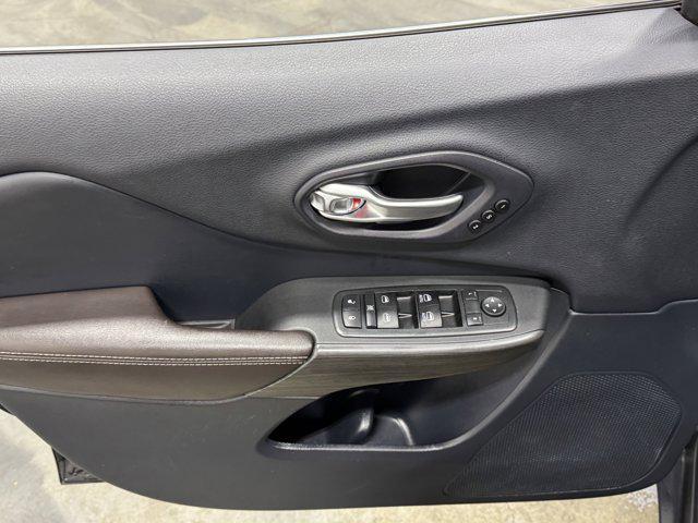 used 2015 Jeep Cherokee car