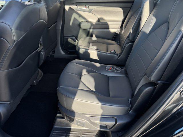 used 2020 Toyota Highlander car, priced at $28,545