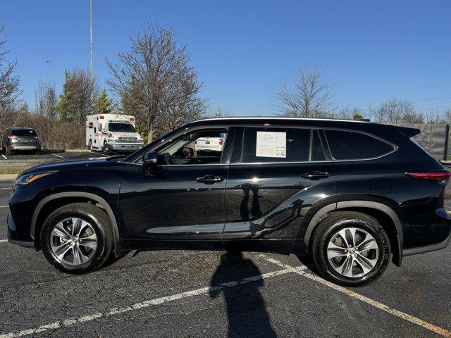 used 2020 Toyota Highlander car, priced at $28,545