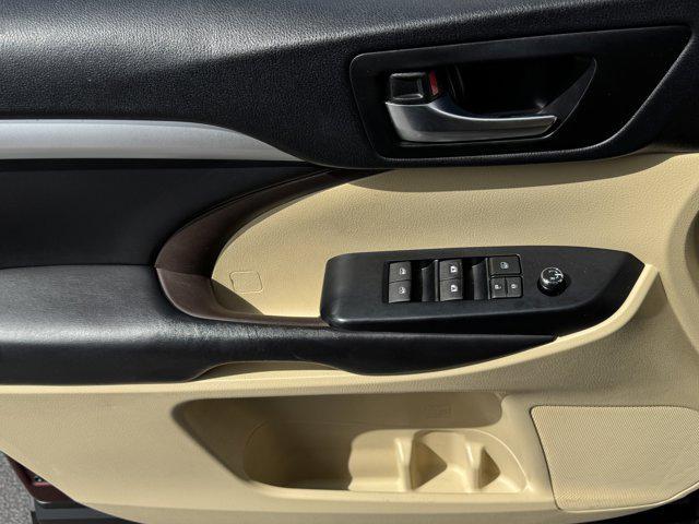 used 2019 Toyota Highlander car, priced at $25,500