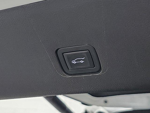 used 2023 Chevrolet Traverse car, priced at $32,500
