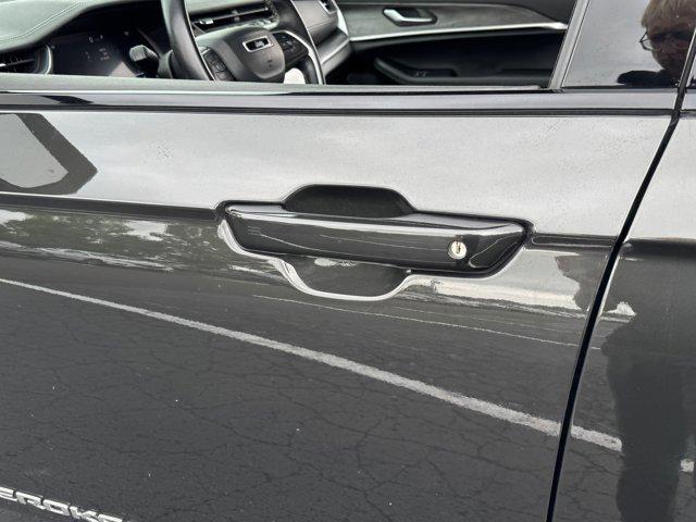 used 2022 Jeep Grand Cherokee L car, priced at $27,500