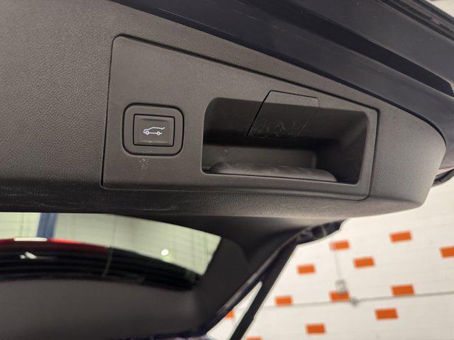 used 2025 Cadillac XT5 car, priced at $53,000
