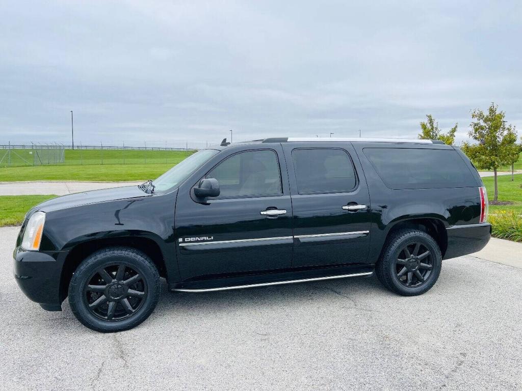 used 2007 GMC Yukon XL car, priced at $9,995