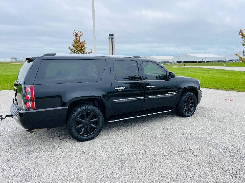 used 2007 GMC Yukon XL car, priced at $9,995