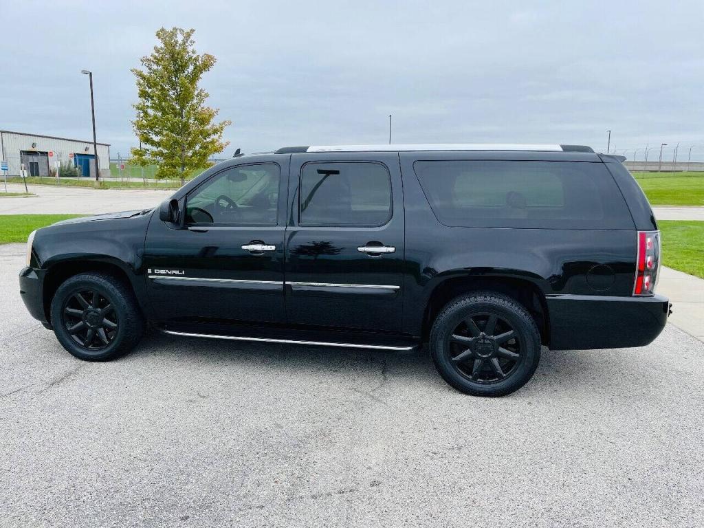 used 2007 GMC Yukon XL car, priced at $9,995