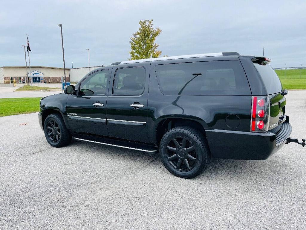 used 2007 GMC Yukon XL car, priced at $9,995