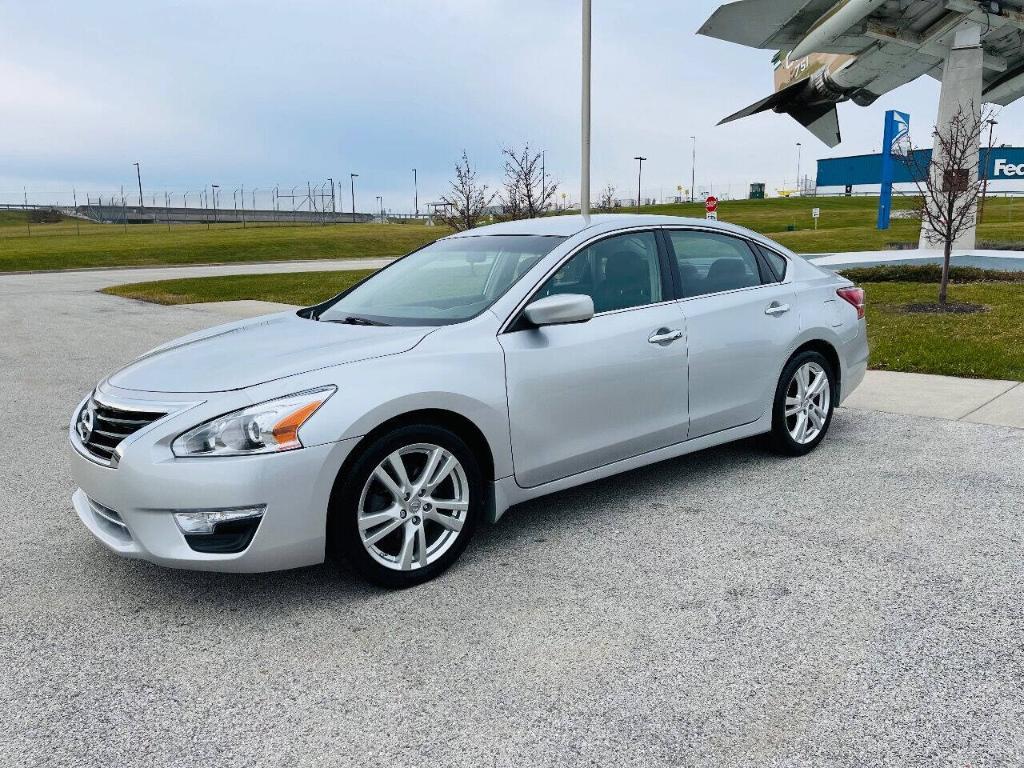 used 2013 Nissan Altima car, priced at $7,995