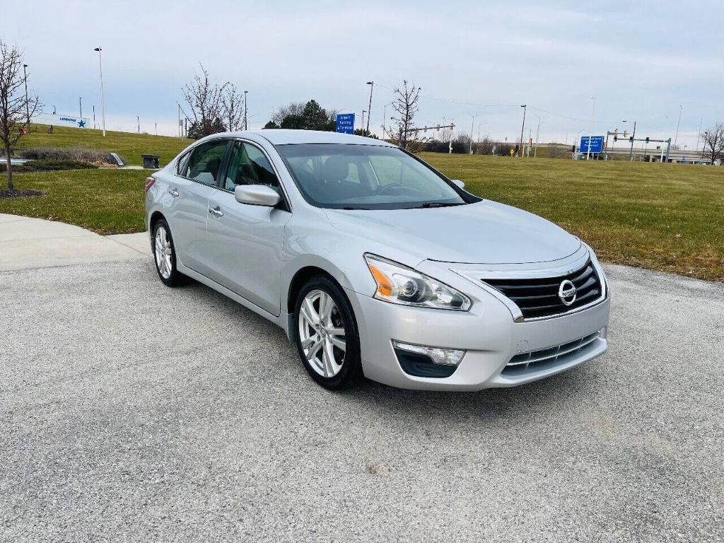 used 2013 Nissan Altima car, priced at $7,995