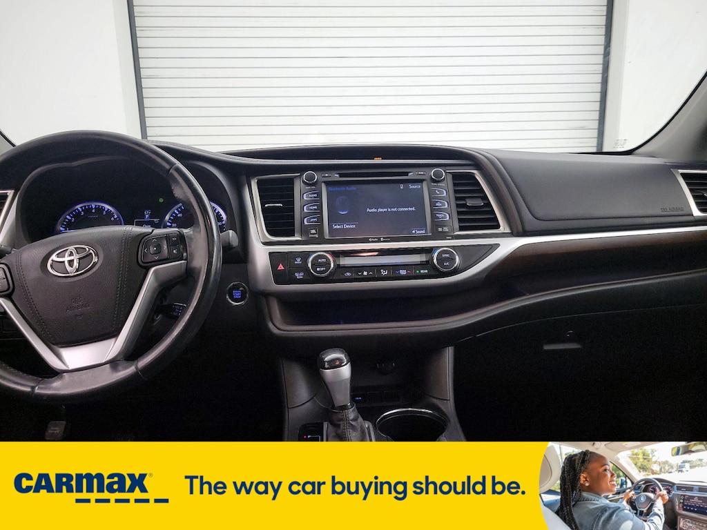 used 2015 Toyota Highlander car, priced at $18,998