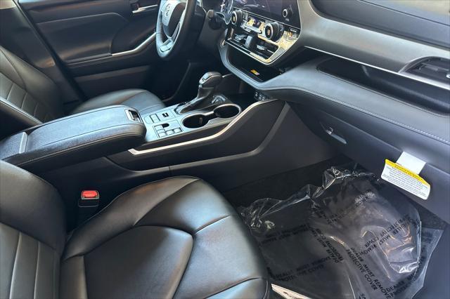 used 2024 Toyota Highlander car, priced at $45,991