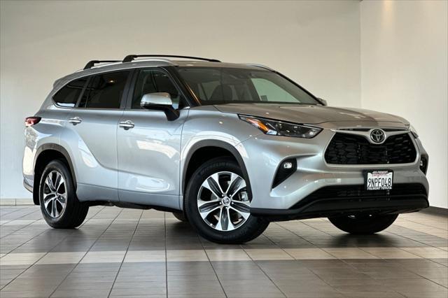 used 2024 Toyota Highlander car, priced at $45,991