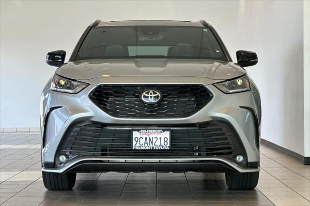 used 2022 Toyota Highlander car, priced at $42,981