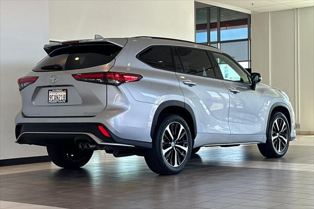 used 2022 Toyota Highlander car, priced at $42,981