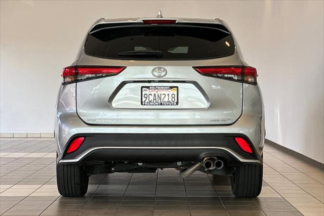 used 2022 Toyota Highlander car, priced at $42,981