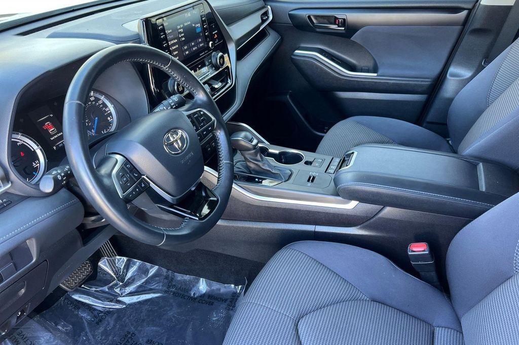 used 2021 Toyota Highlander Hybrid car, priced at $29,972