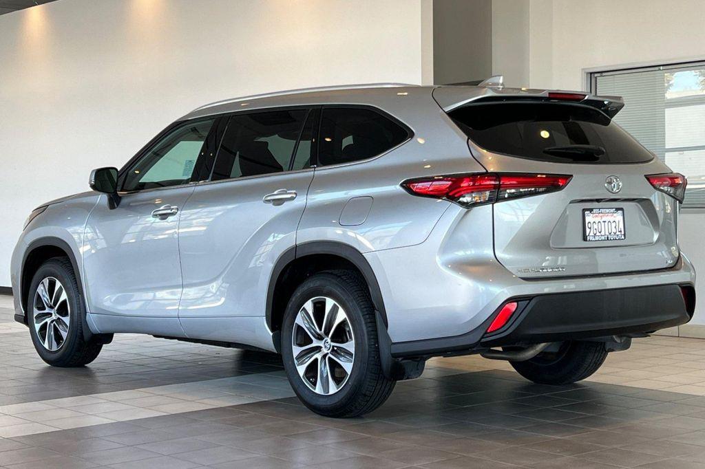 used 2022 Toyota Highlander car, priced at $33,781