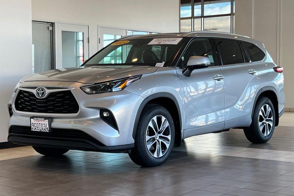 used 2022 Toyota Highlander car, priced at $33,781