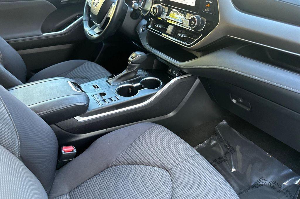 used 2023 Toyota Highlander car, priced at $30,581